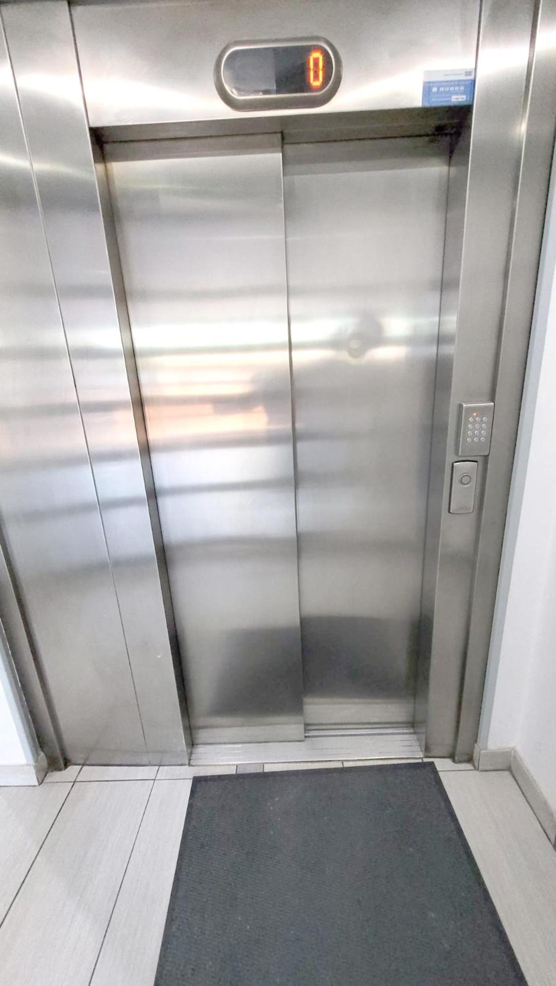 Drancy : 4 Pieces En Centre Ville + Parking Екстер'єр фото